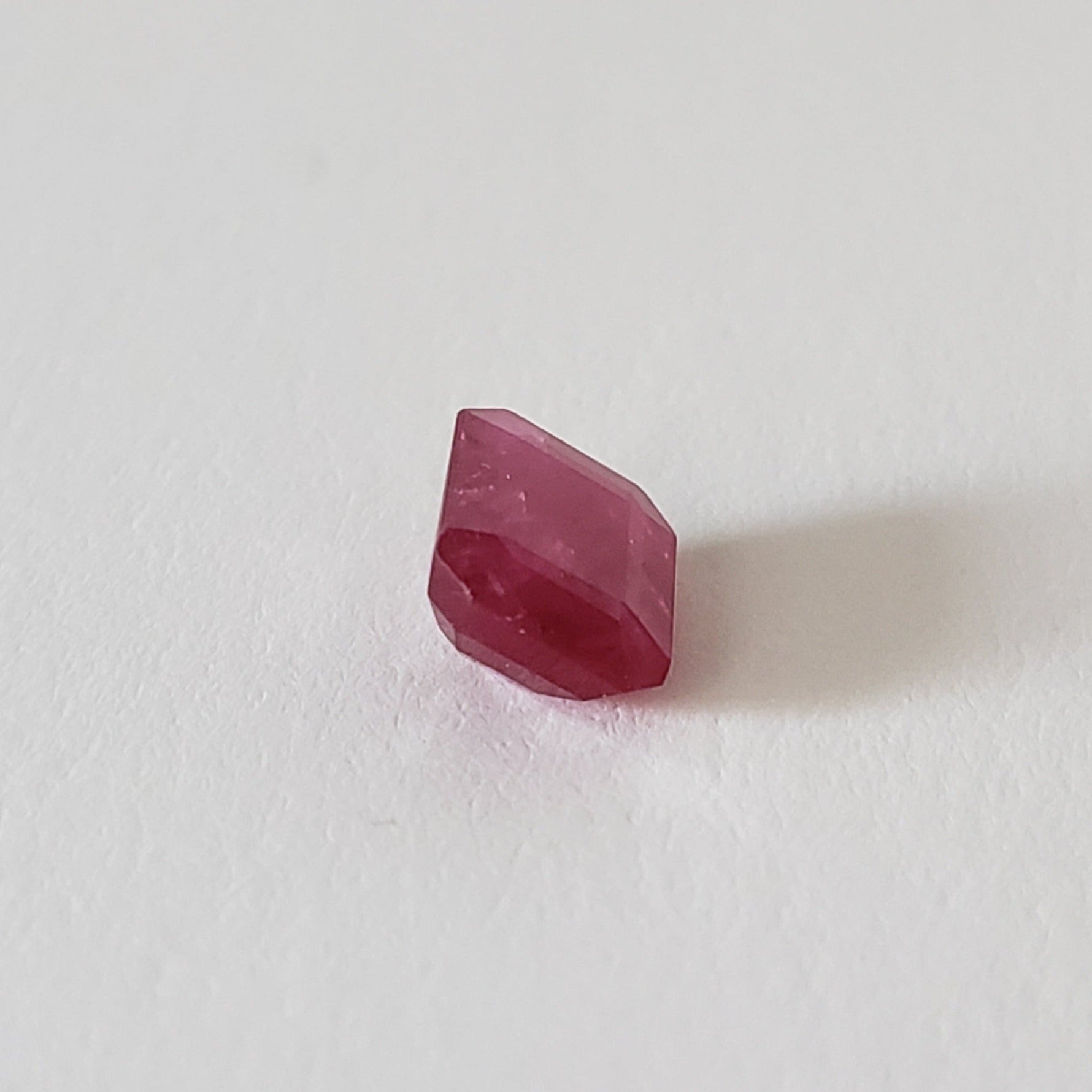 Ruby | Octagon Cut | Pigeon Blood Red | 6x5mm 1.01ct