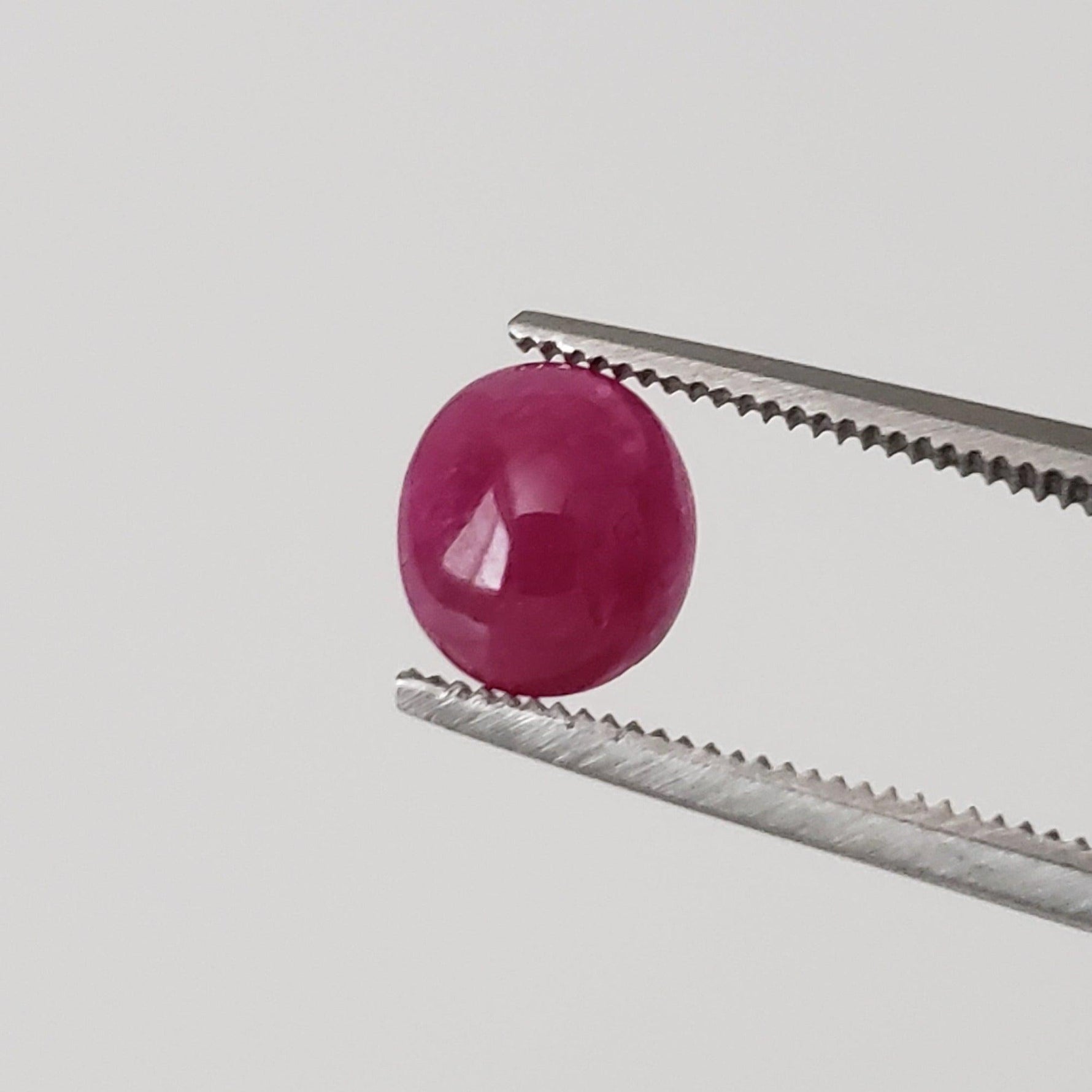 Ruby | Oval Cabochon | Pigeon Blood Red | 7x6mm 1.56ct | Myanmar