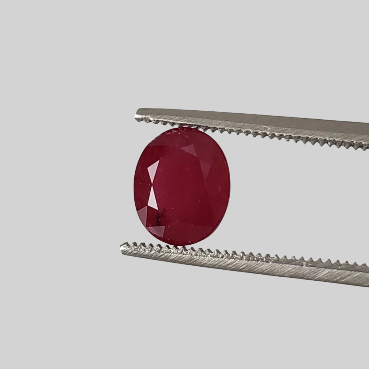  Ruby | Oval Cut | Top Pigeon Blood Red | 7.5x6.3mm 1.85ct | Myanmar 