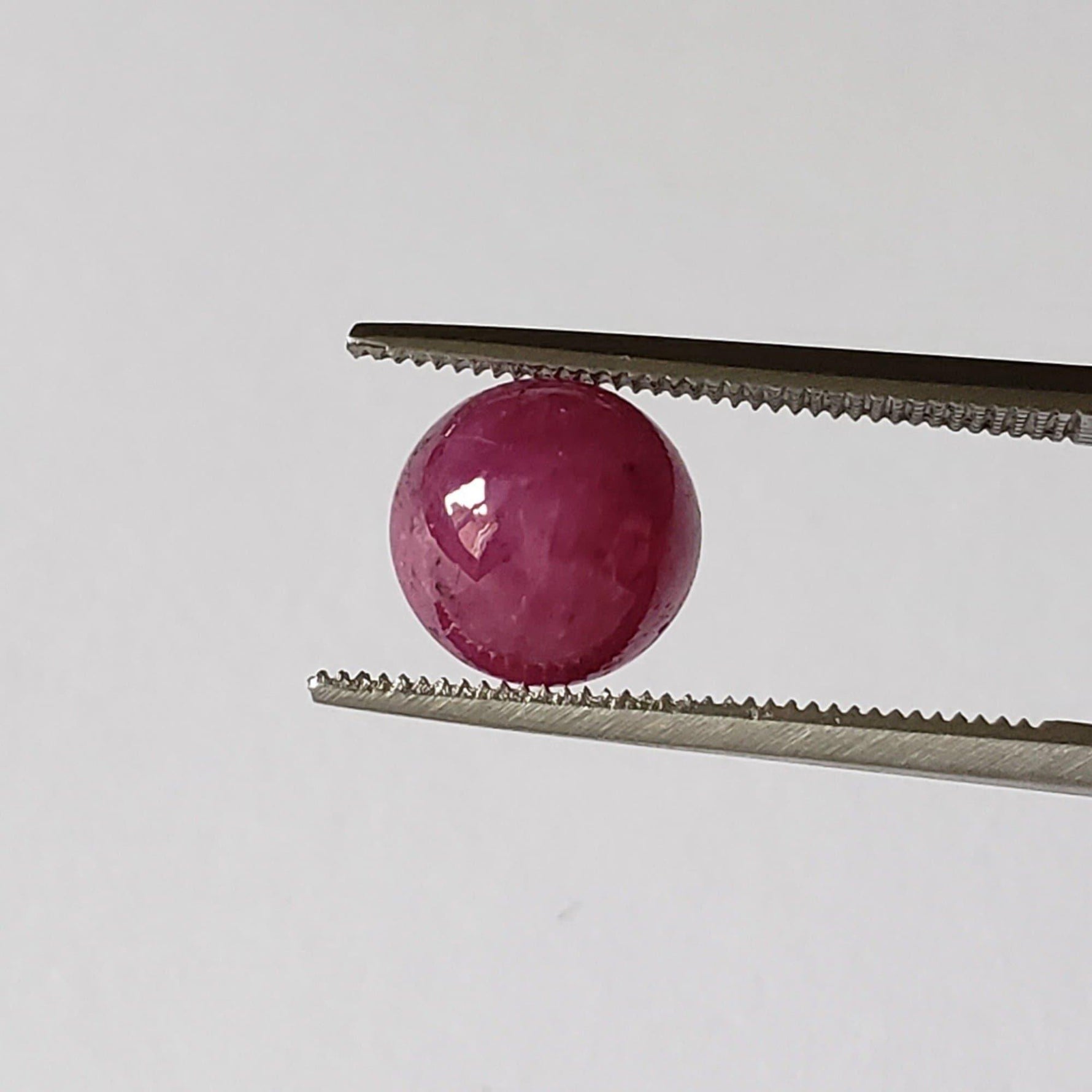 Ruby | Round Cabochon | Pigeon Blood | 8 mm 3.9 Ct