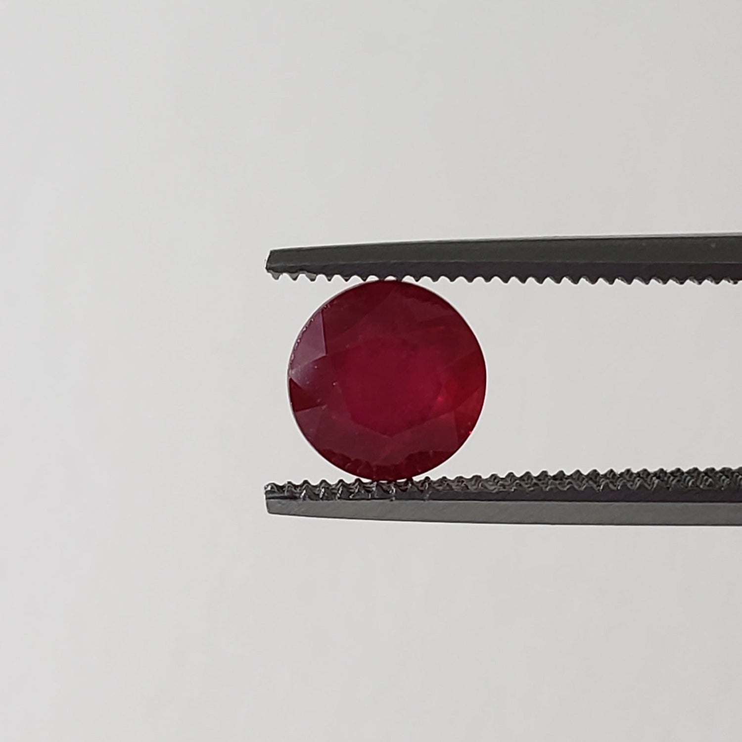  Ruby | Round Cut | Pigeon Blood Red | 6mm 