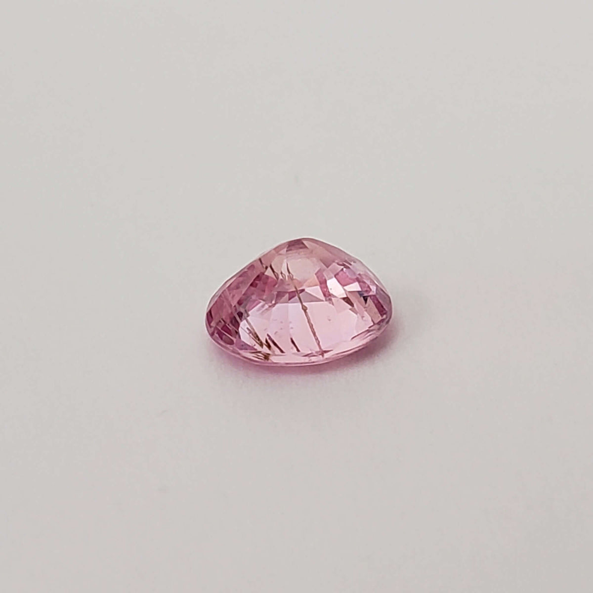 Rutile Sapphire | Oval Cut | Bright Pink | 7.5x6.5mm 1.75ct