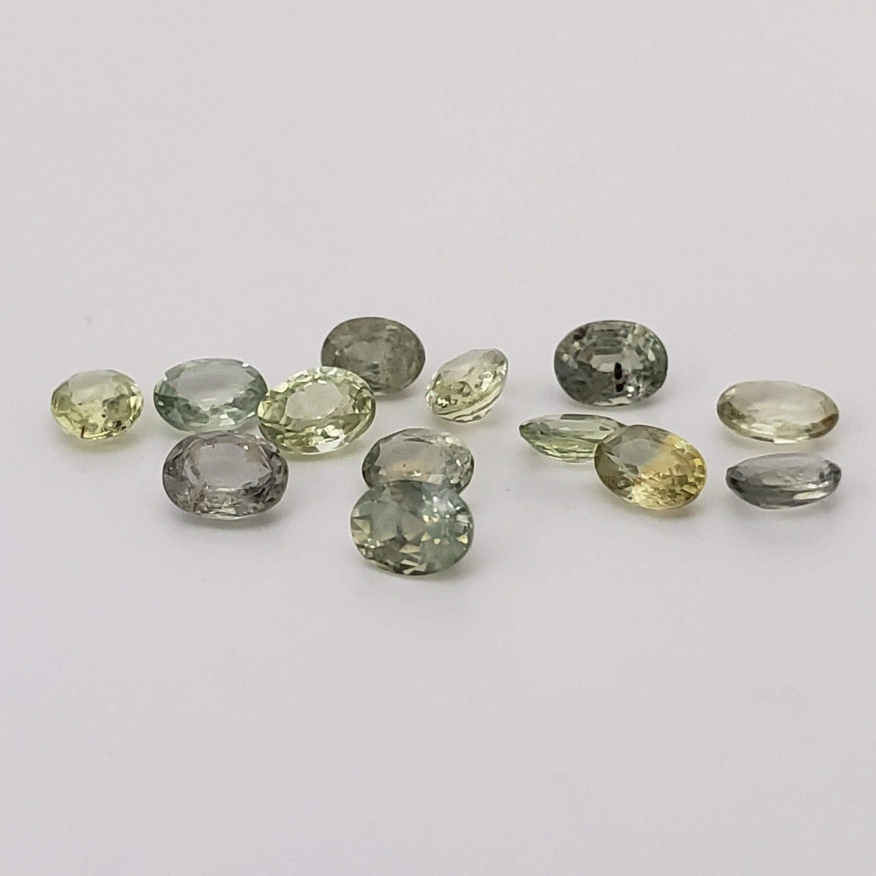 Sapphire | 13 Piece Gemstone Lot | Oval Cut | Green to Yellow | 3.6-4.0x2.6-3.0mm 2.8tcw