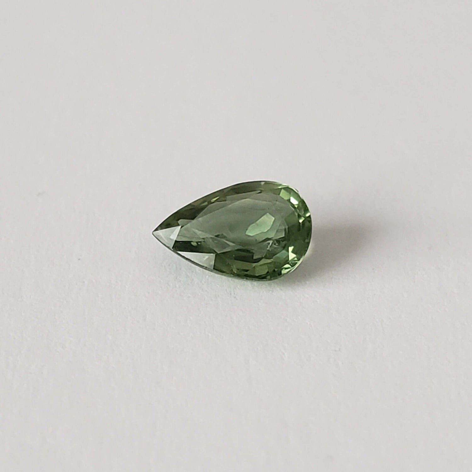 Sapphire | Pear Shape Cut | Green | 7.2x5.1mm 0.8ct | Africa