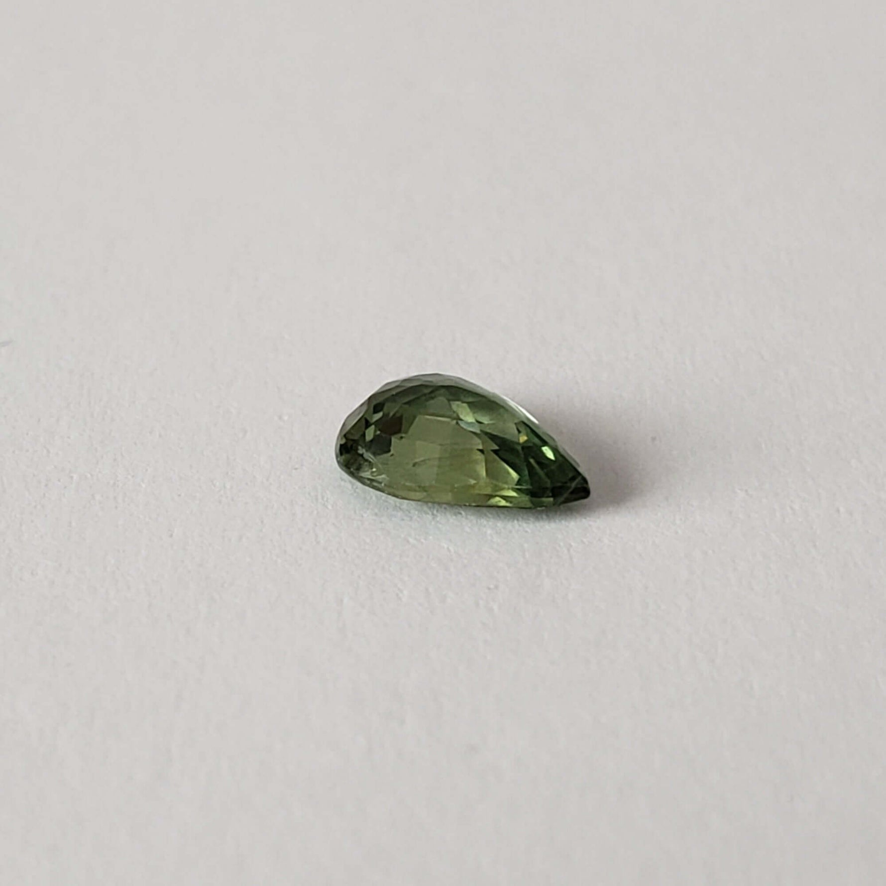  Sapphire | Pear Shape Cut | Green | 7.2x5.1mm 0.8ct | Africa 