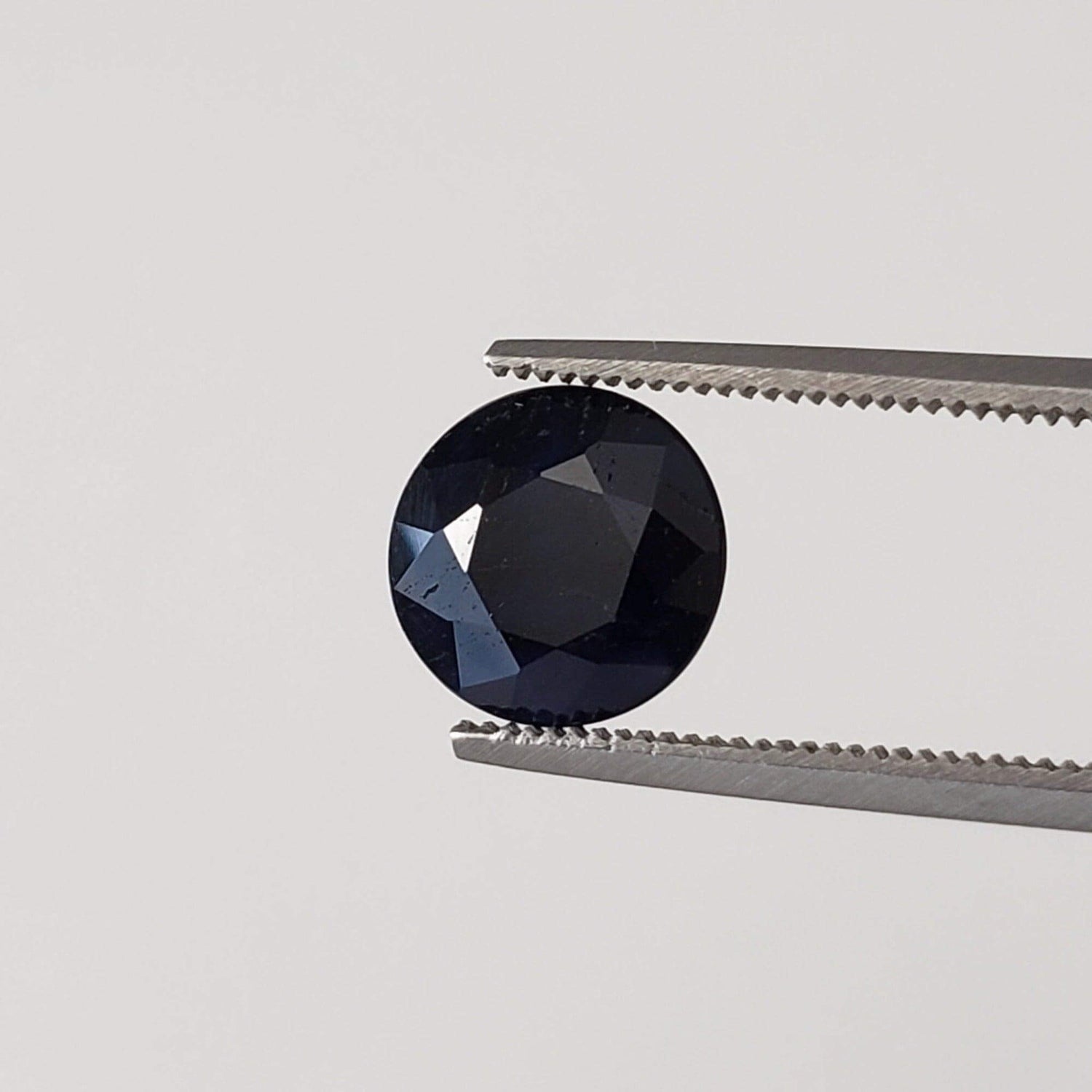  Sapphire | Round Cut | Midnight Blue | 8mm | Madagascar 