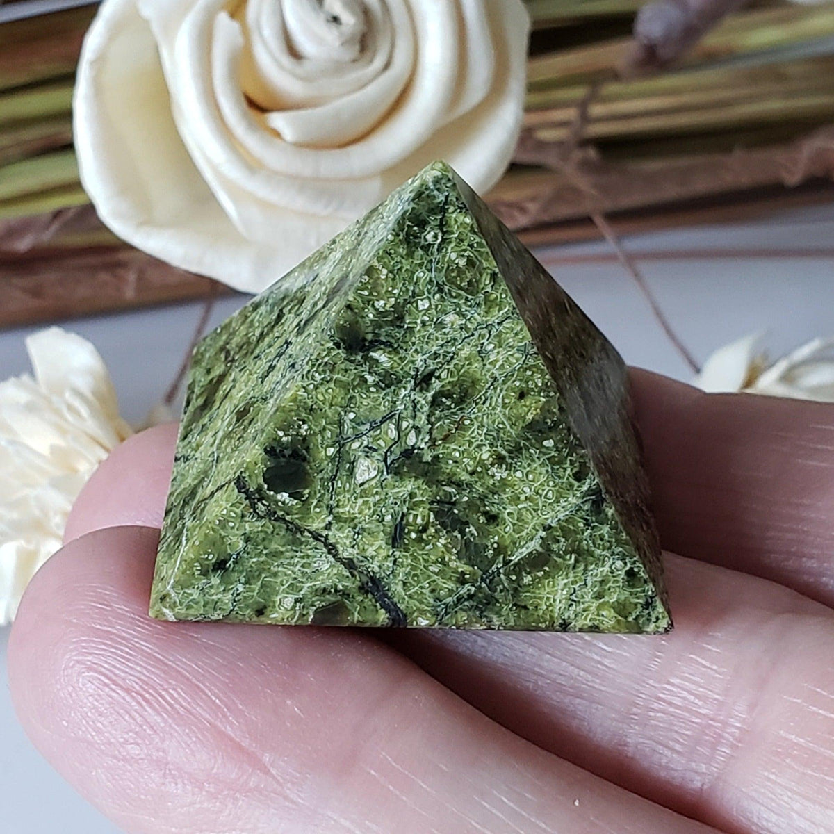 Serpentinite Five Point Pyramid Gem Stone Crystal
