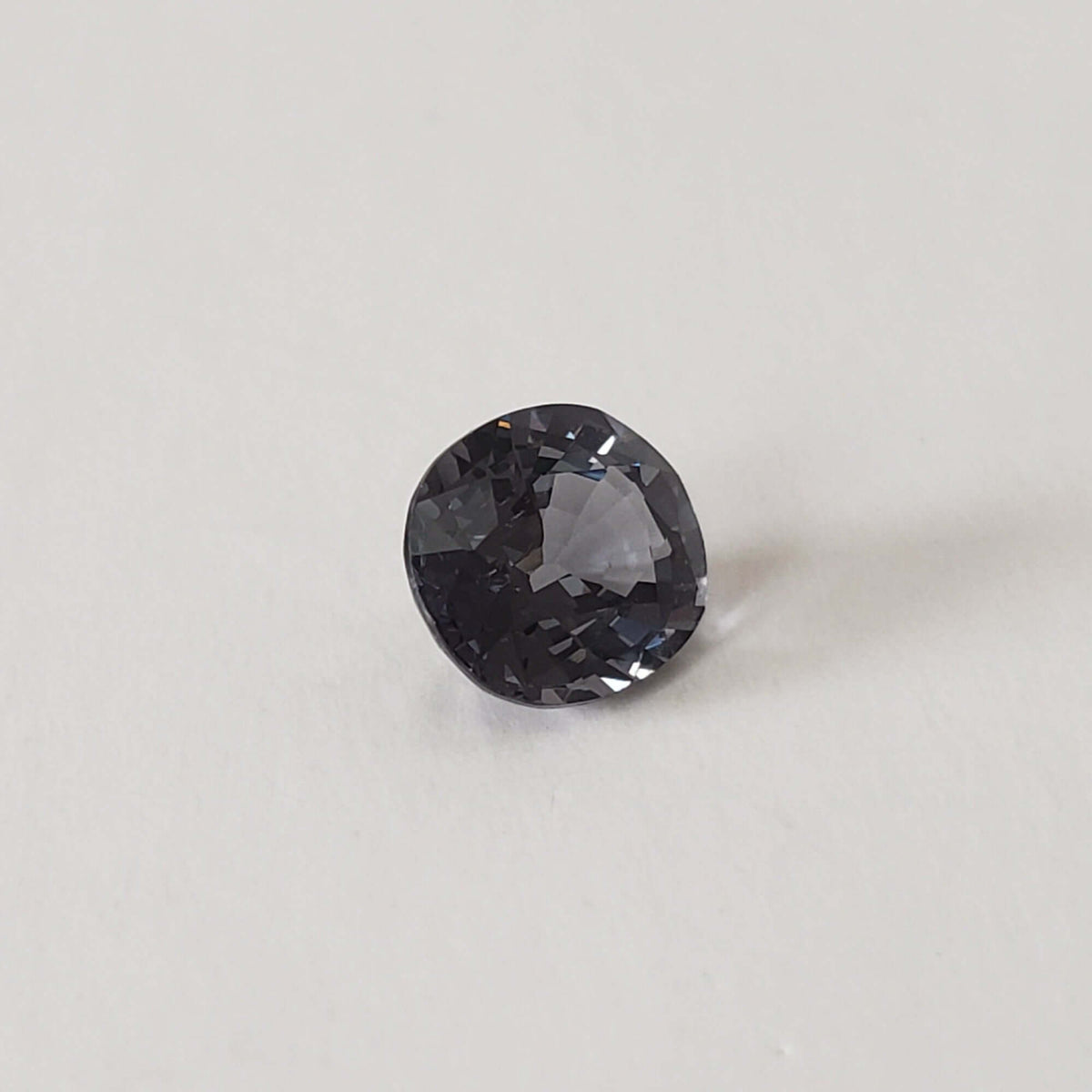  Spinel | Rare Titanium | Oval Cut | 7X6 mm 