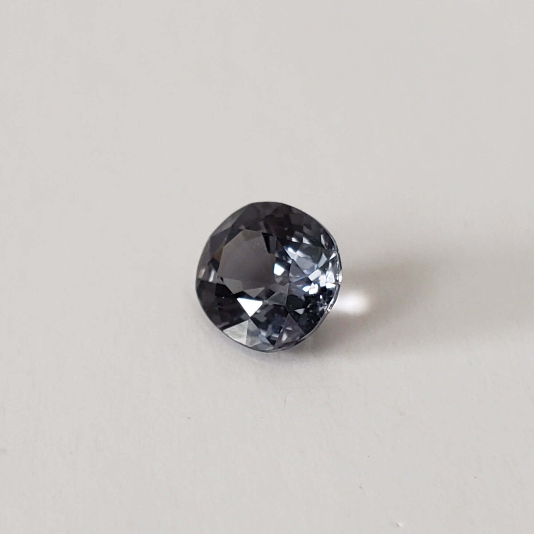  Spinel | Rare Titanium | Oval Cut | 7X6 mm 