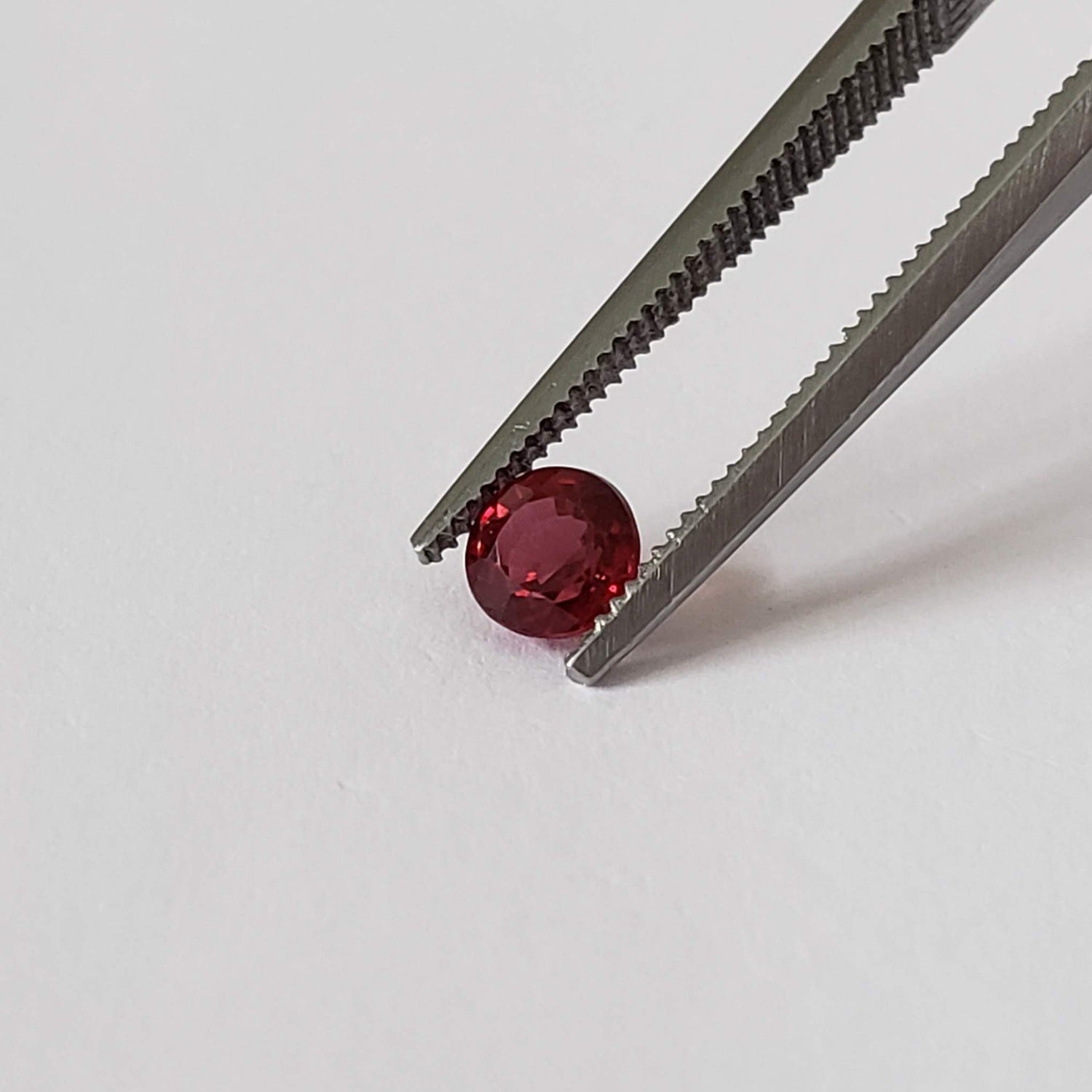 Spinel | Round Cut | Red | 4.0mm
