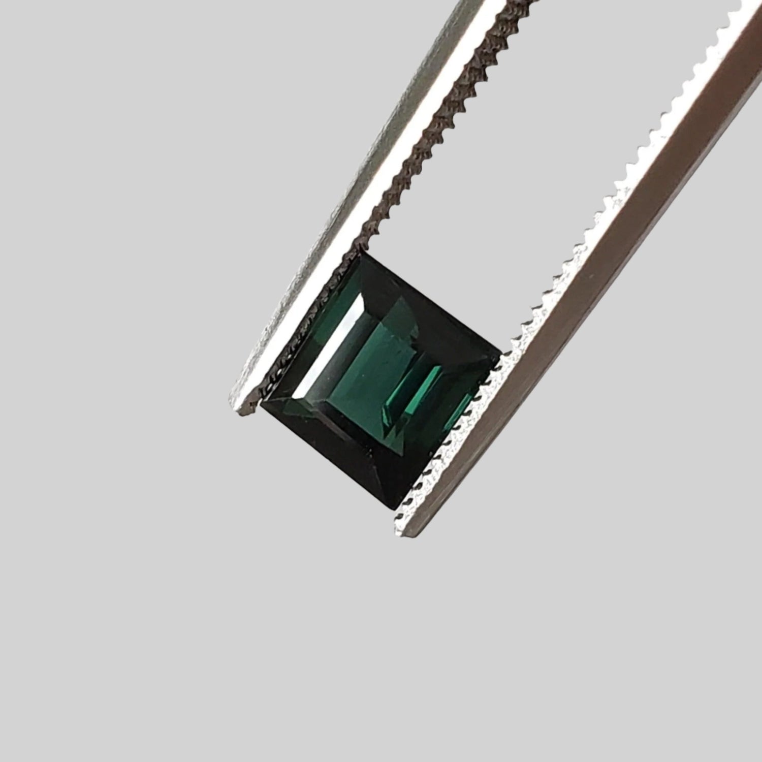 Tourmaline | Baguette Cut | Dark Neon Green | 5.7x5.1mm 0.93ct