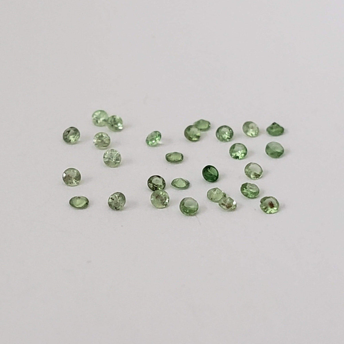  Tsavorite Round Cut Green 1.0mm from Tanzania 