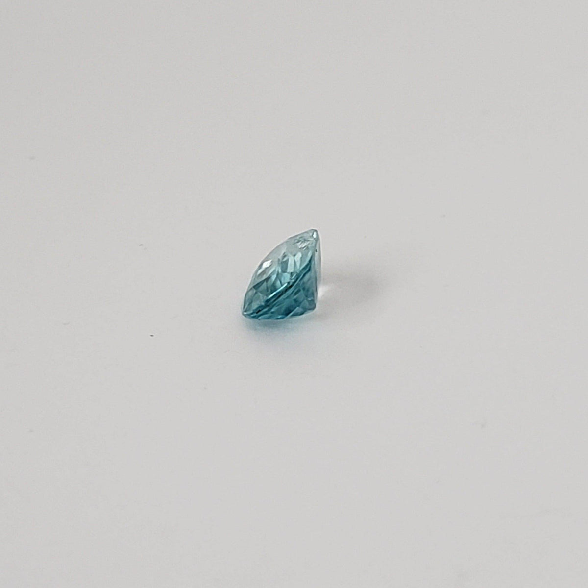  Zircon | Oval Cut | Blue | 8x5.6mm 1.85ct | Cambodia 