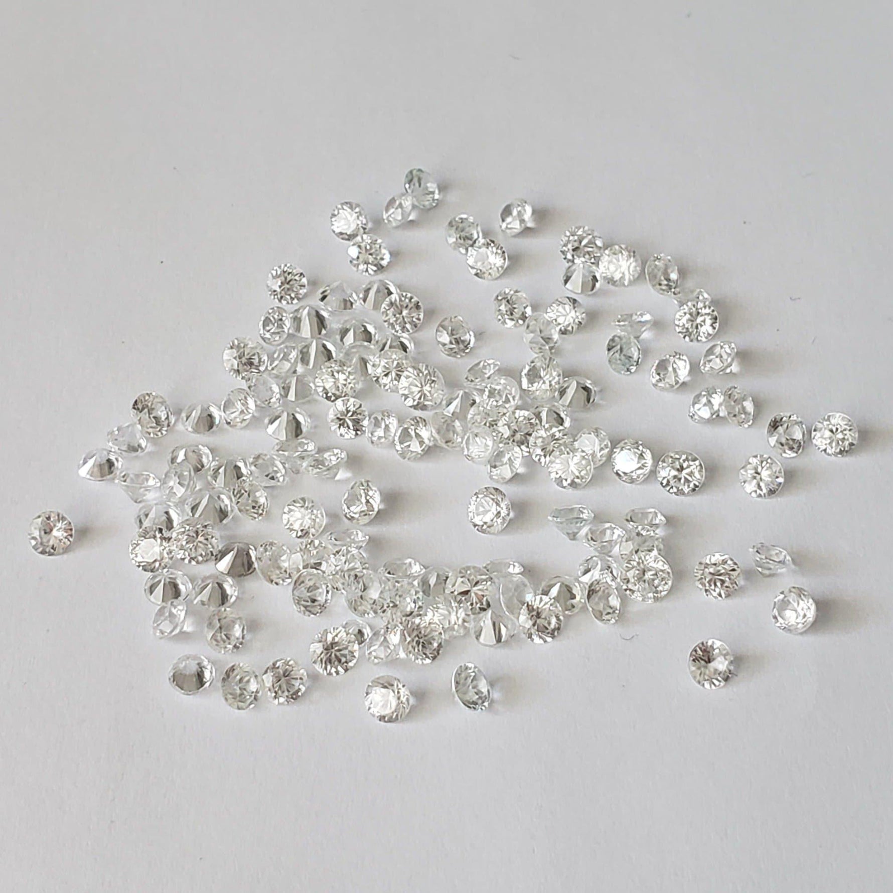 Zircon | Round Diamond Cut | White | 3.5mm | Cambodia | Canagem.com
